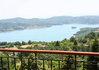 ΞΕΝΟΔΟΧΕΙΑ ΛΙΜΝΗ ΠΛΑΣΤΗΡΑ, ΦΘΗΝΑ ΔΩΜΑΤΙΑ ΜΕ ΤΖΑΚΙ, ΠΡΟΣΦΟΡΕΣ ΞΕΝΟΔΟΧΕΙΩΝ ΛΙΜΝΗ ΠΛΑΣΤΗΡΑ, ΤΙΜΕΣ ΔΩΜΑΤΙΩΝ ΚΑΡΔΙΤΣΑ